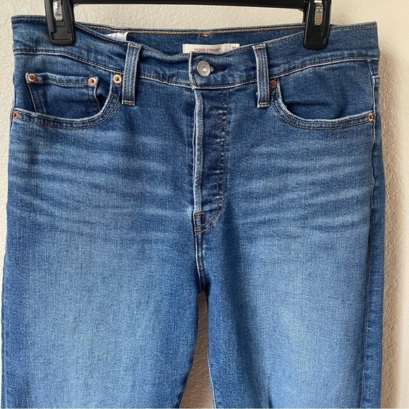Levi's Wedgie Straight Distressed Button Fly Jeans - Picture 4 of 9